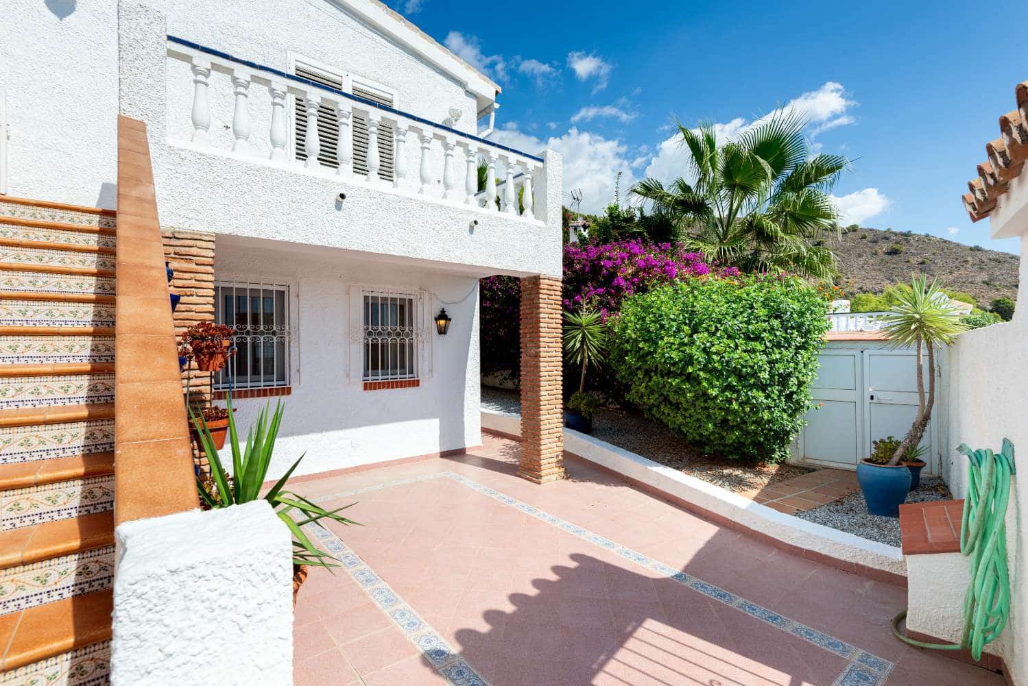 4 Zimmer Villa zu verkaufen in Nerja mit Pool Garage - 749.000 € (Ref: 10150595)