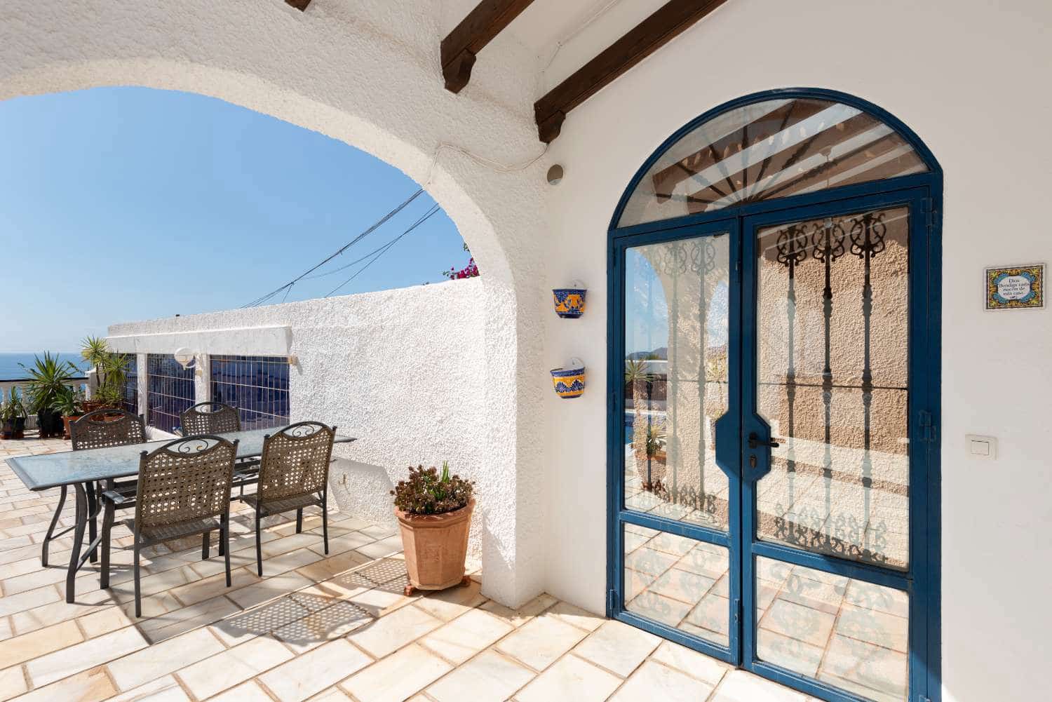 4 Zimmer Villa zu verkaufen in Nerja mit Pool Garage - 749.000 € (Ref: 10150595)