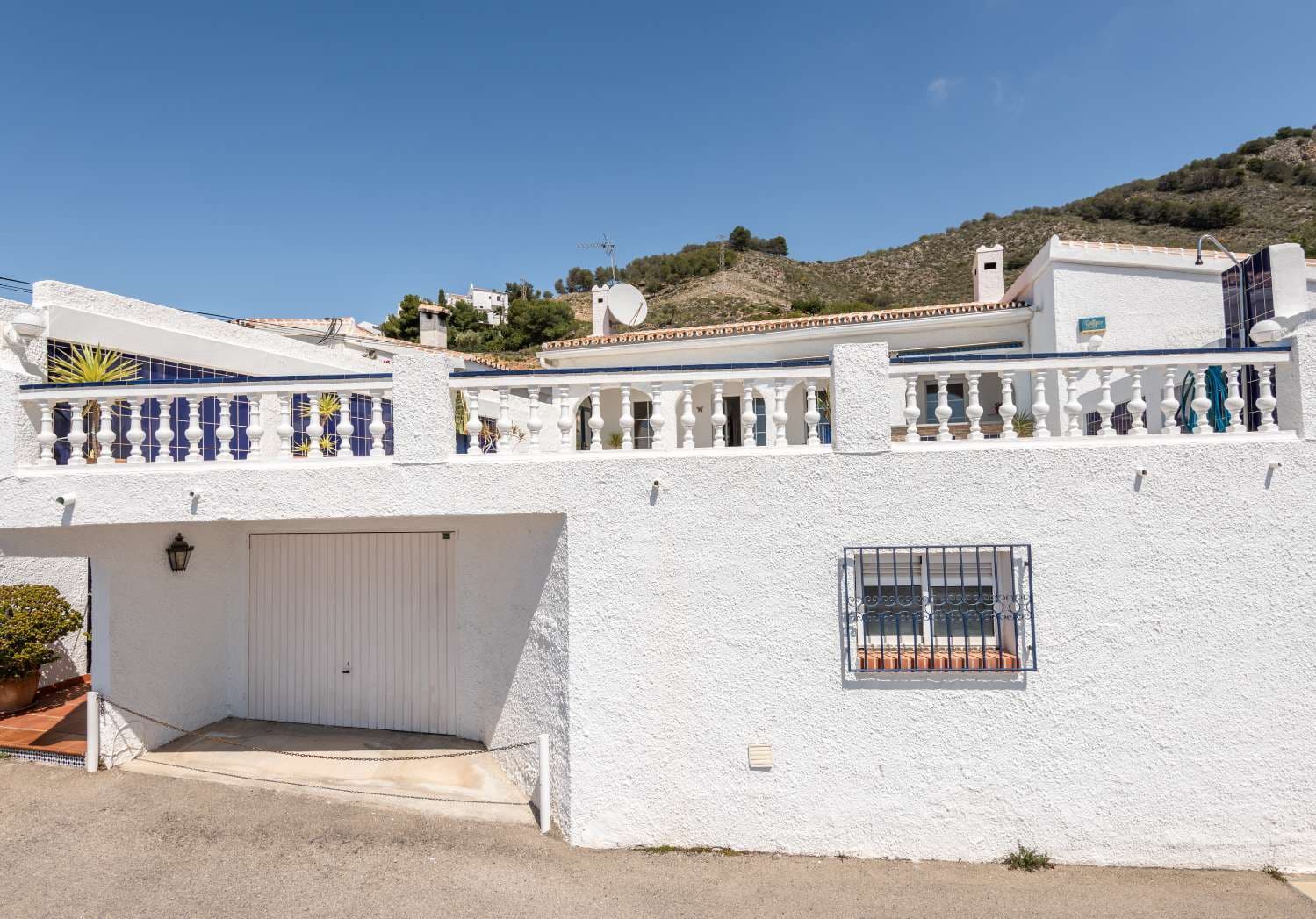 4 Zimmer Villa zu verkaufen in Nerja mit Pool Garage - 749.000 € (Ref: 10150595)