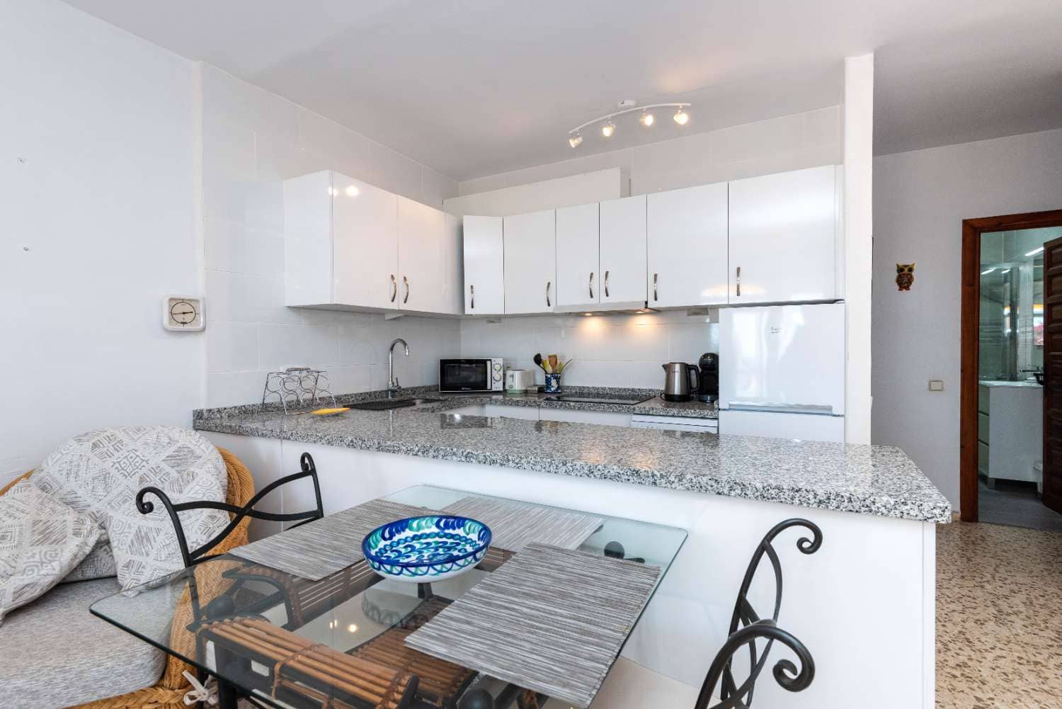 2 bedroom Beach Apartment for sale in Nerja with pool - € 299,000 (Ref: 10162088)