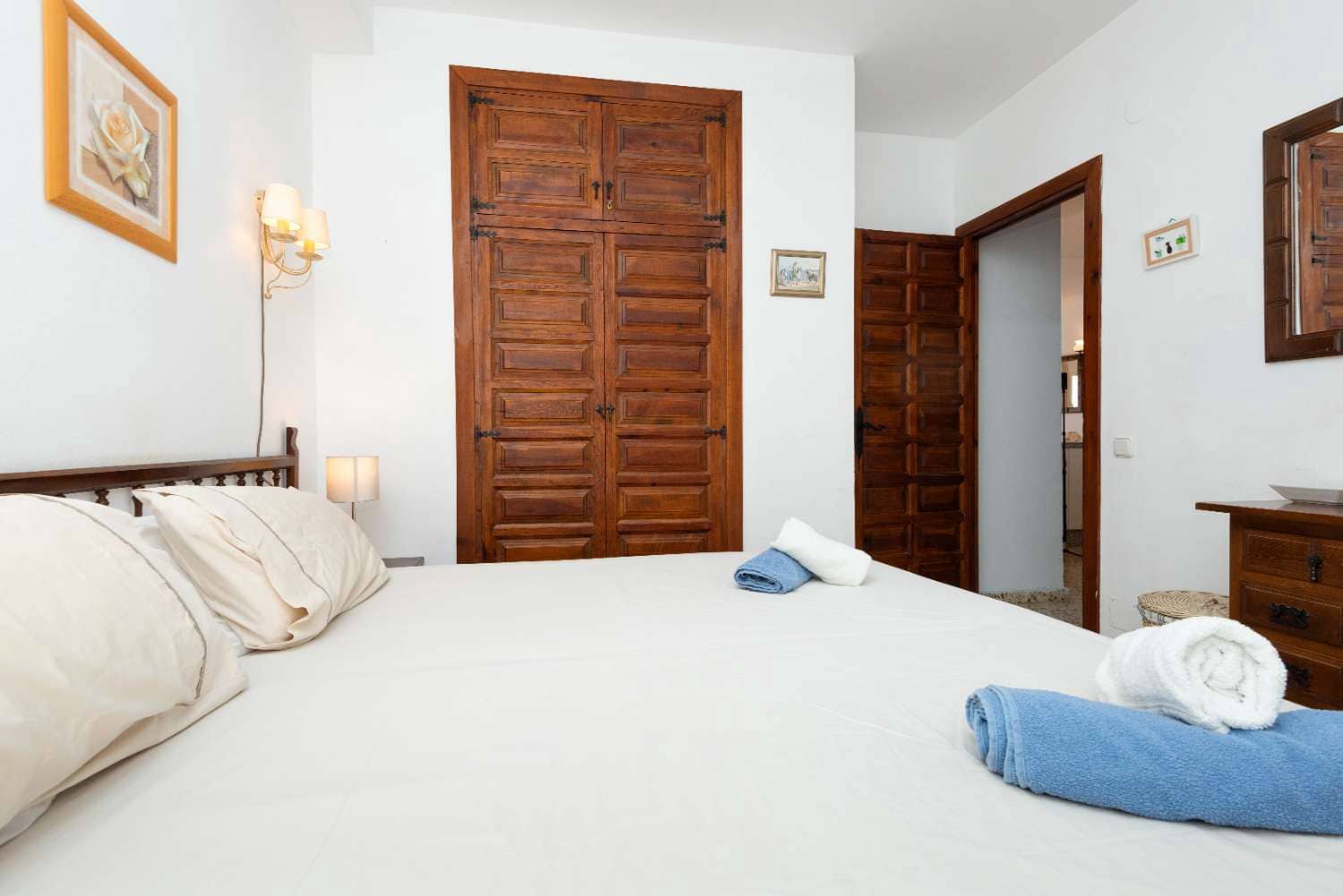 2 bedroom Beach Apartment for sale in Nerja with pool - € 299,000 (Ref: 10162088)