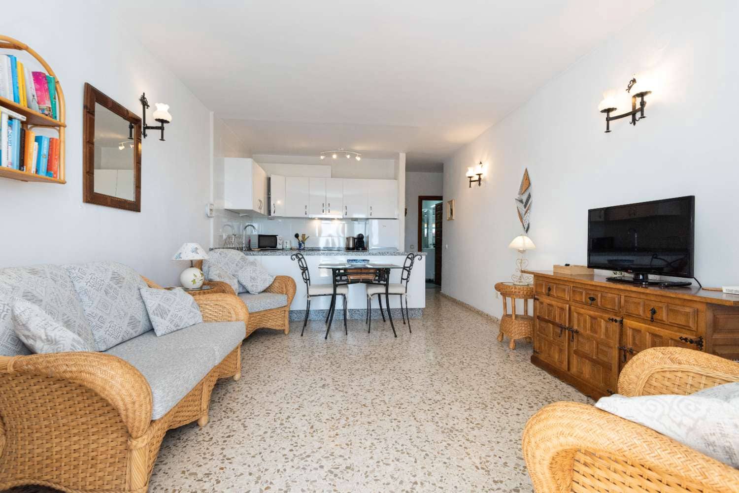 2 bedroom Beach Apartment for sale in Nerja with pool - € 299,000 (Ref: 10162088)