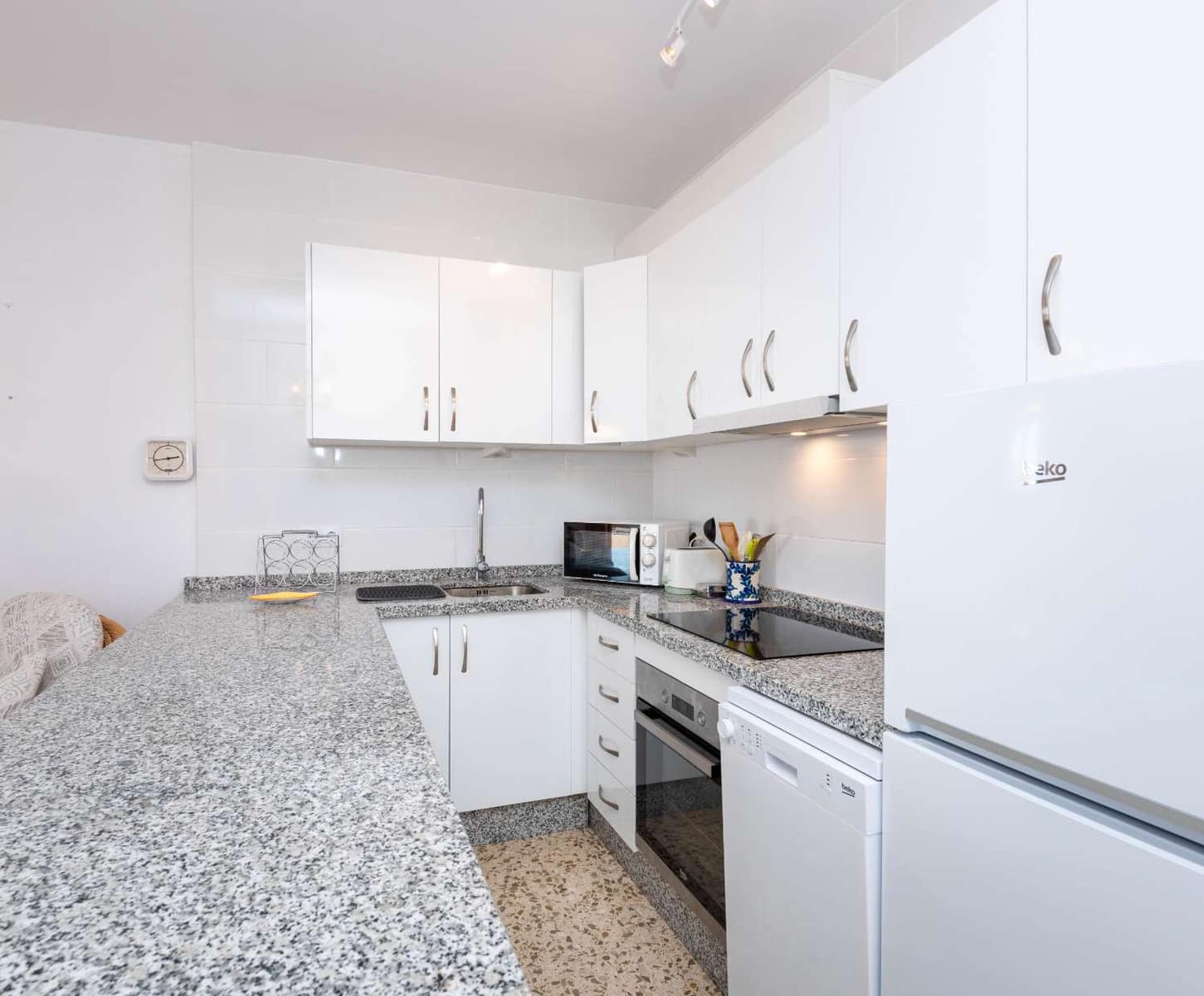 2 bedroom Beach Apartment for sale in Nerja with pool - € 299,000 (Ref: 10162088)