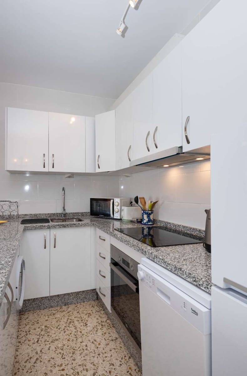 2 bedroom Beach Apartment for sale in Nerja with pool - € 299,000 (Ref: 10162088)