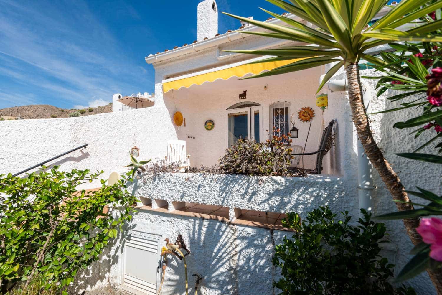 2 bedroom Beach Apartment for sale in Nerja with pool - € 299,000 (Ref: 10162088)