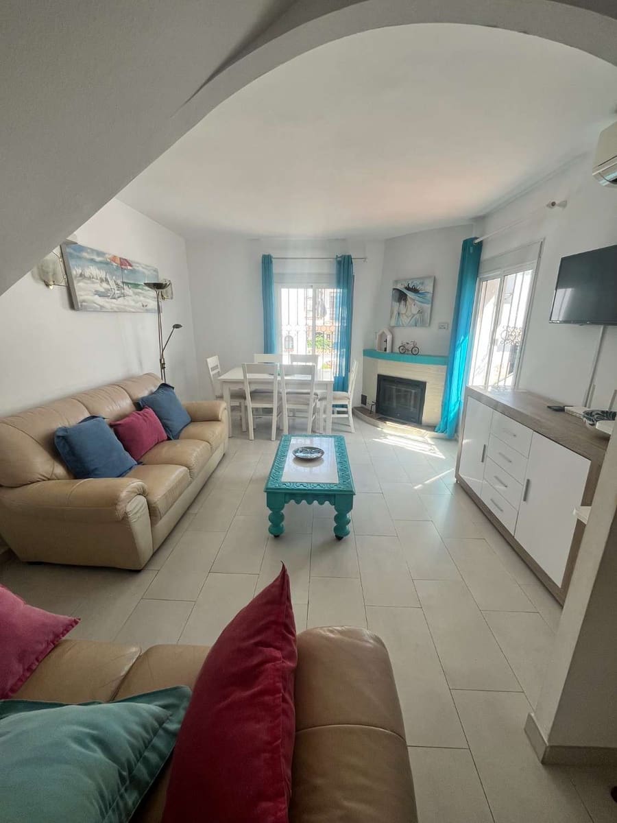 3 slaapkamer Halfvrijstaande villa te koop in Nerja met zwembad - € 399.000 (Ref: 10170495)