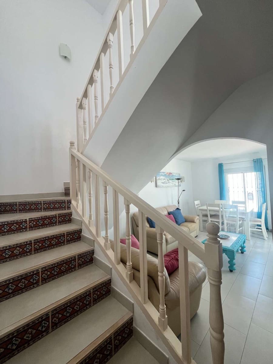 3 slaapkamer Halfvrijstaande villa te koop in Nerja met zwembad - € 399.000 (Ref: 10170495)