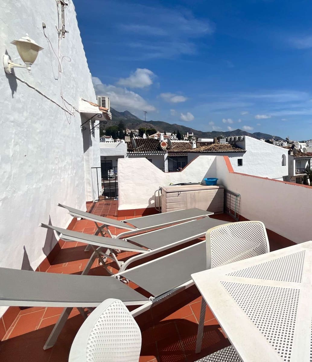 3 slaapkamer Halfvrijstaande villa te koop in Nerja met zwembad - € 399.000 (Ref: 10170495)