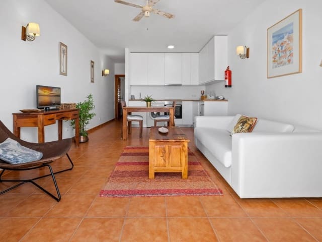 Apartamento Playa de 1 habitación en Capistrano, Nerja en venta con piscina - 250.000 € (Ref: 10173135)