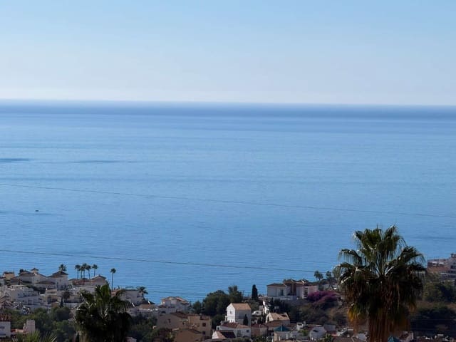 3 soveværelse Rækkehus til salg i Capistrano, Nerja med swimmingpool - € 449.000 (Ref: 10186357)