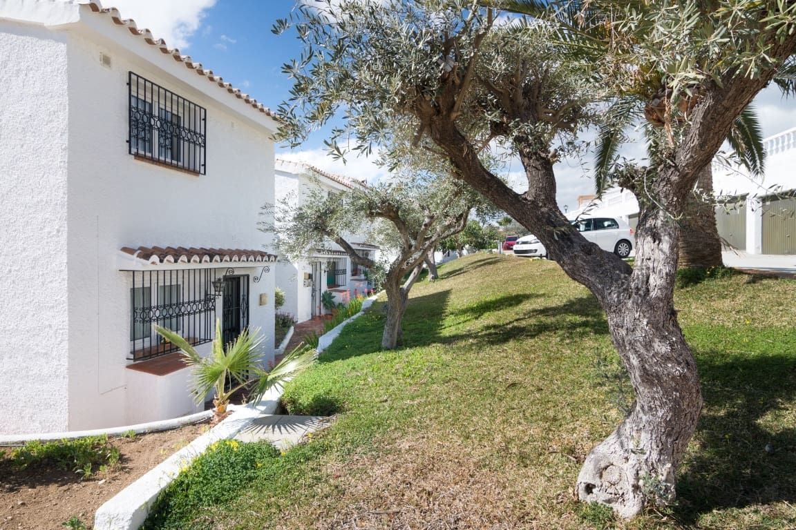 3 soveværelse Rækkehus til salg i Nerja med swimmingpool - € 449.000 (Ref: 10186357)