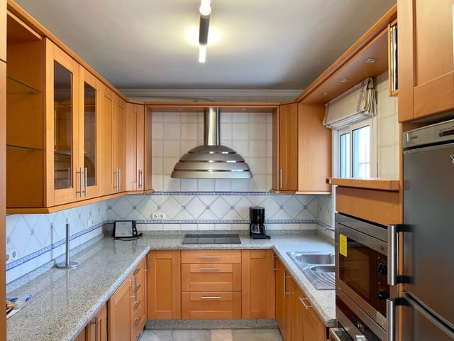 4 sovrum Villa till salu i Capistrano, Nerja med pool - 699 000 € (Ref: 3778030)