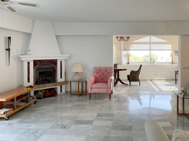 4 sovrum Villa till salu i Capistrano, Nerja med pool - 699 000 € (Ref: 3778030)