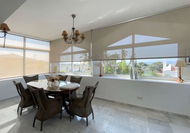 4 sovrum Villa till salu i Capistrano, Nerja med pool - 699 000 € (Ref: 3778030)