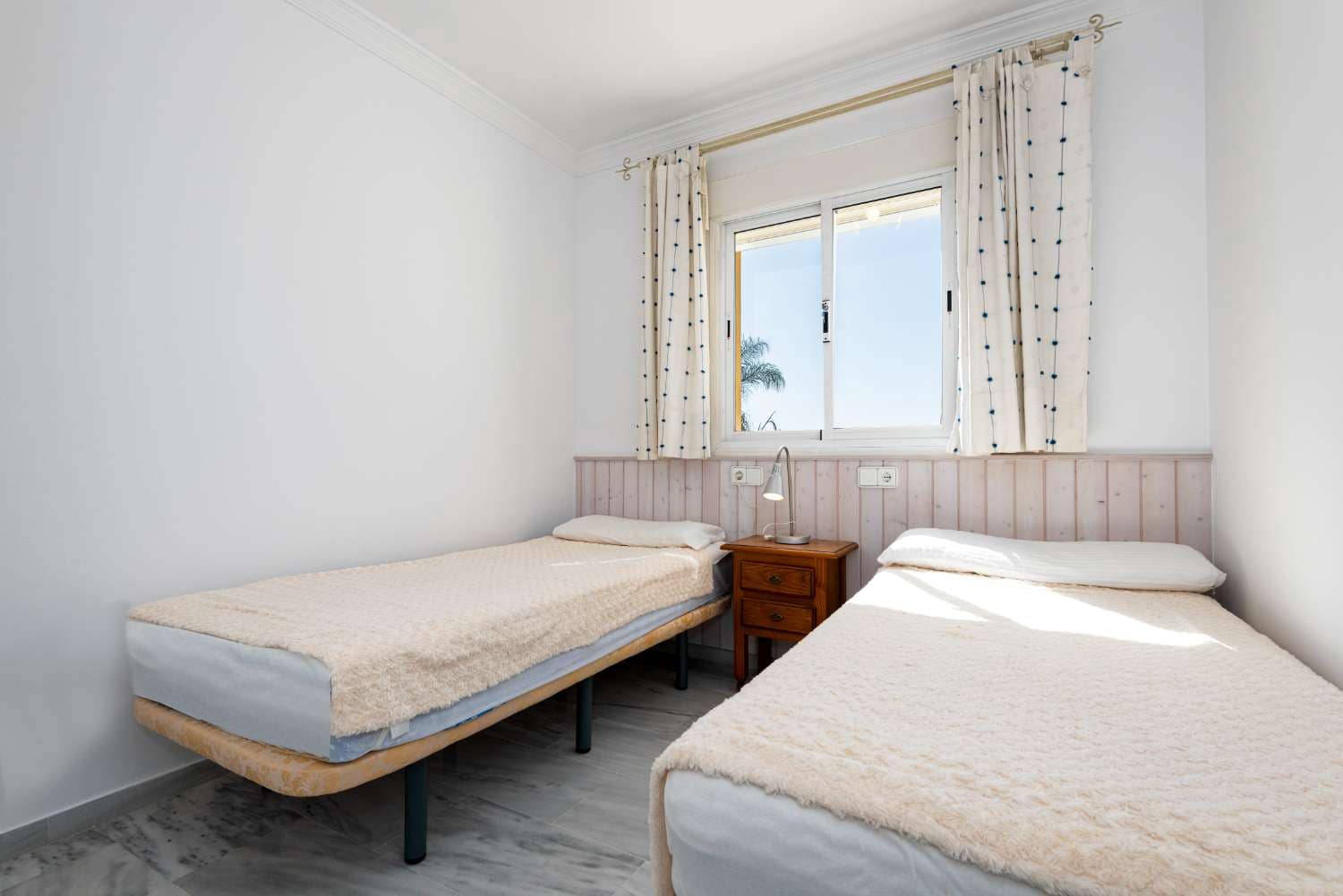 2 bedroom Beach Apartment for sale in Nerja with pool garage - € 405,000 (Ref: 4012483)