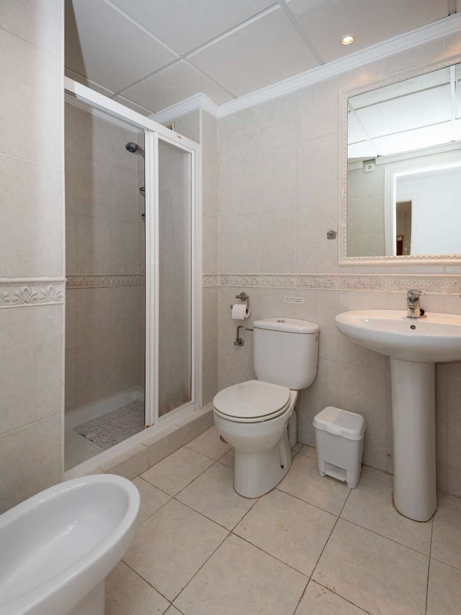 2 bedroom Beach Apartment for sale in Nerja with pool garage - € 405,000 (Ref: 4012483)