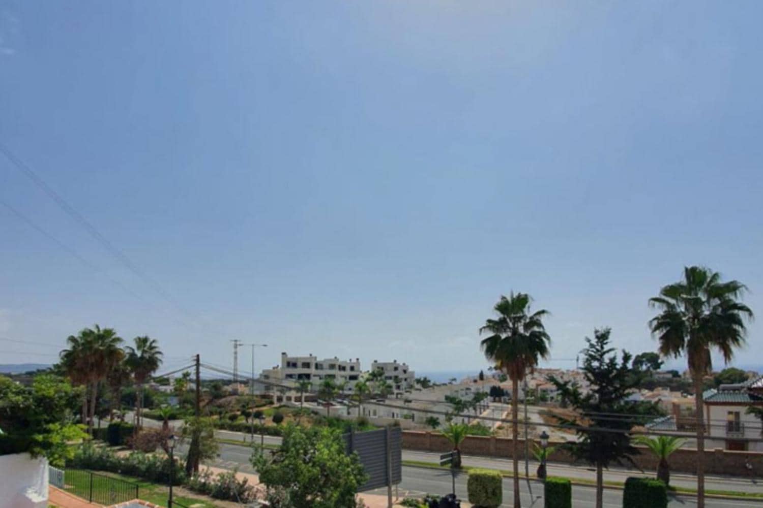 2 soveværelse Rækkehus til salg i Nerja med swimmingpool - € 330.000 (Ref: 8013647)