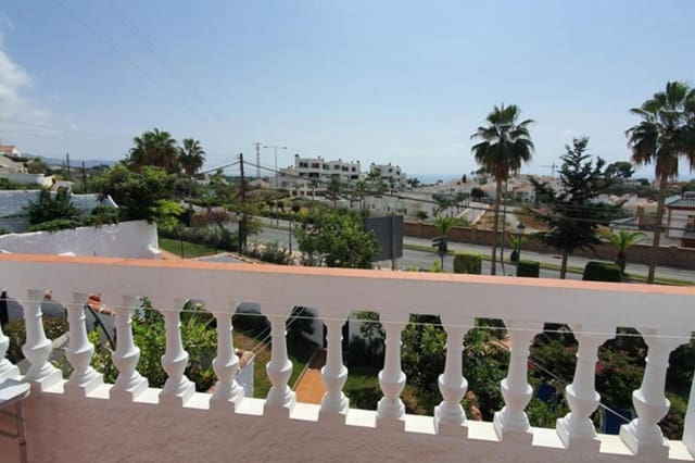 2 Zimmer Reihenhaus zu verkaufen in Capistrano, Nerja mit Pool - 330.000 € (Ref: 8013647)