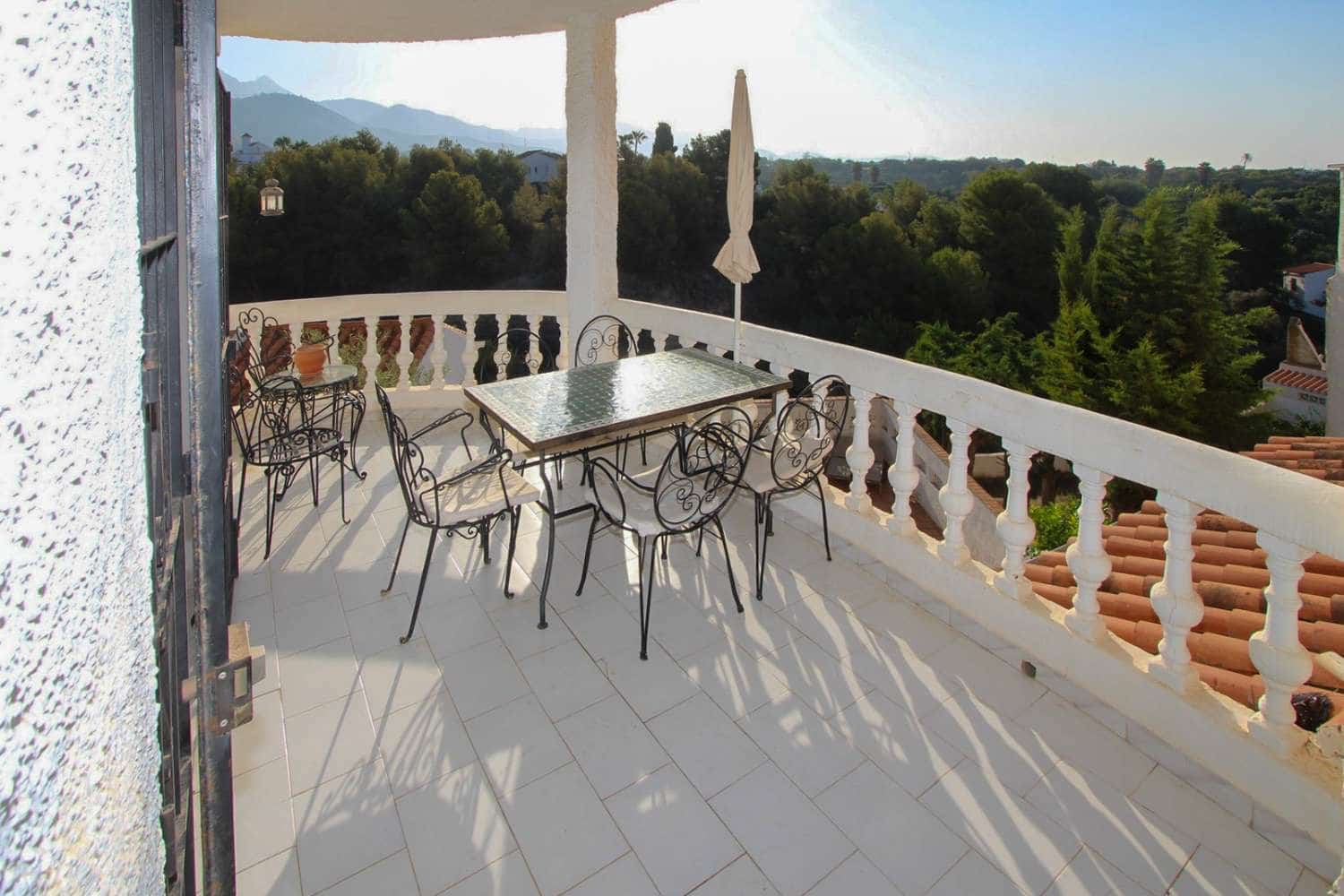 4 bedroom Villa for sale in Burriana, Nerja with pool € 492,000 (Ref