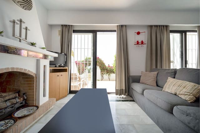 3 chambre Villa/Maison Mitoyenne à vendre à Capistrano, Nerja avec piscine - 390 000 € (Ref: 8451842)