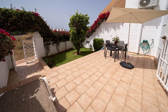 3 chambre Villa/Maison Mitoyenne à vendre à Capistrano, Nerja avec piscine - 390 000 € (Ref: 8451842)