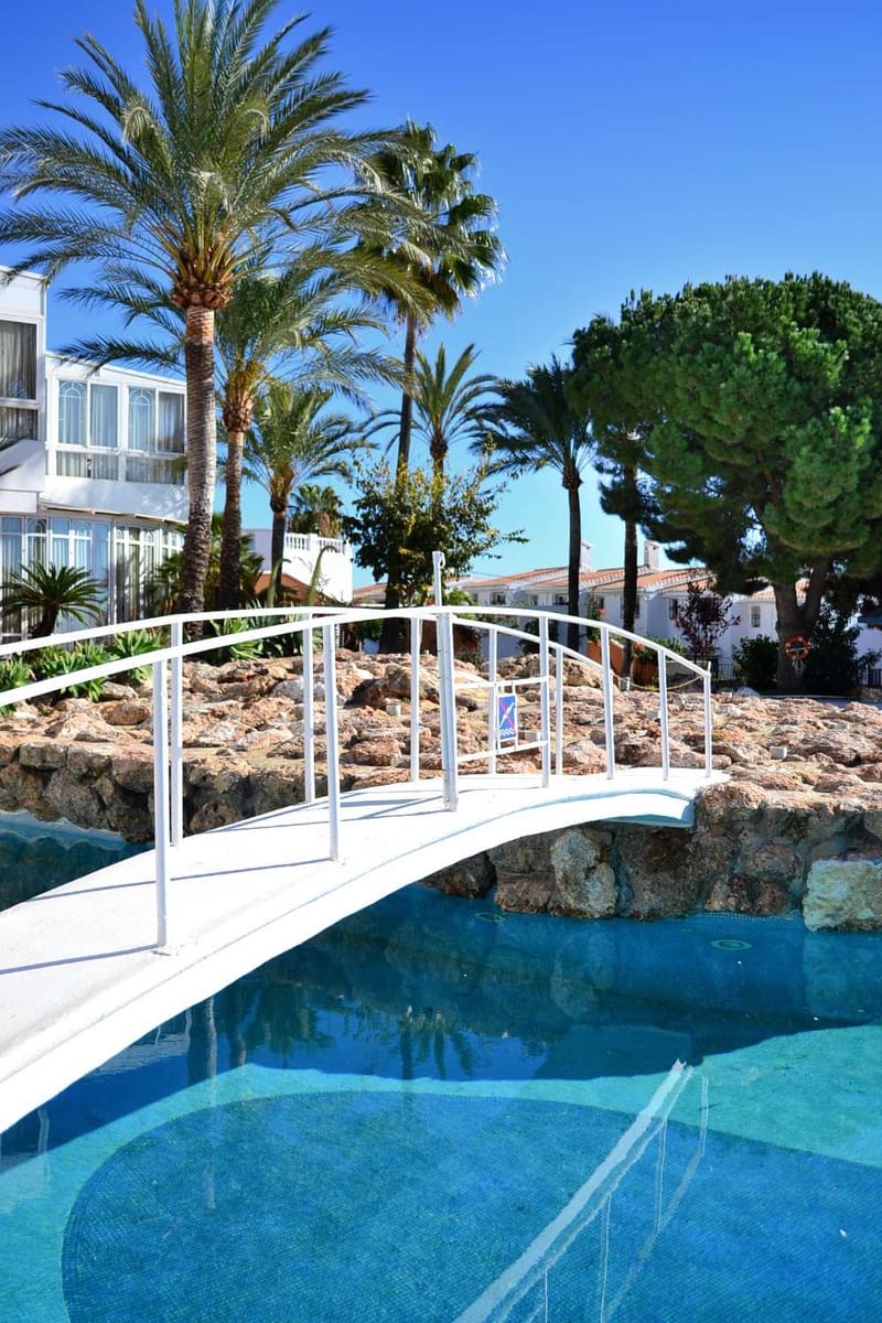 2 soveværelse Lejlighed til salg i Nerja med swimmingpool - € 300.000 (Ref: 8463459)