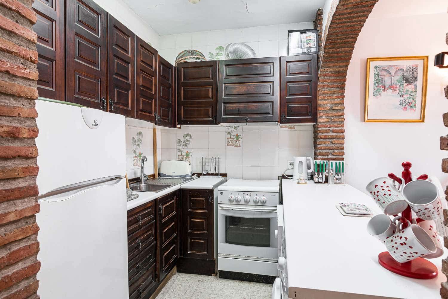 2 soveværelse Lejlighed til salg i Nerja med swimmingpool - € 300.000 (Ref: 8463459)