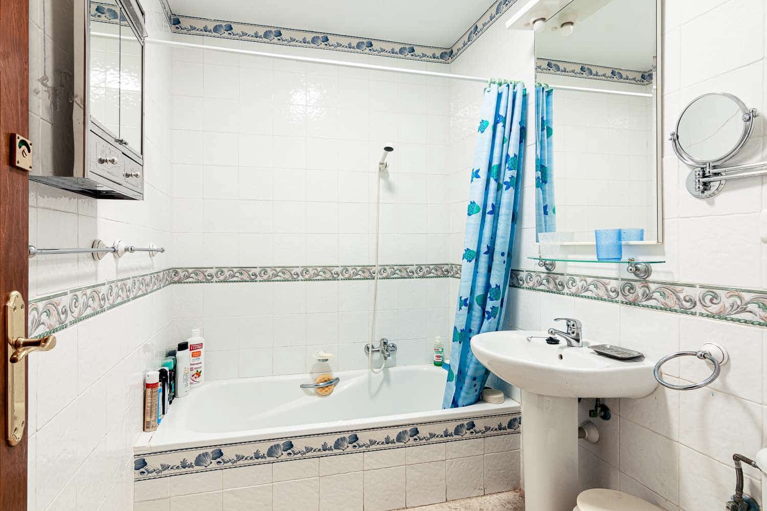 2 soveværelse Lejlighed til salg i Nerja med swimmingpool - € 300.000 (Ref: 8463459)