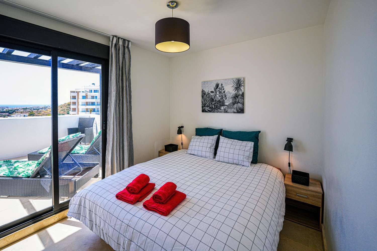 2 bedroom Beach Apartment for sale in El Penoncillo with pool garage - € 595,000 (Ref: 8682023)