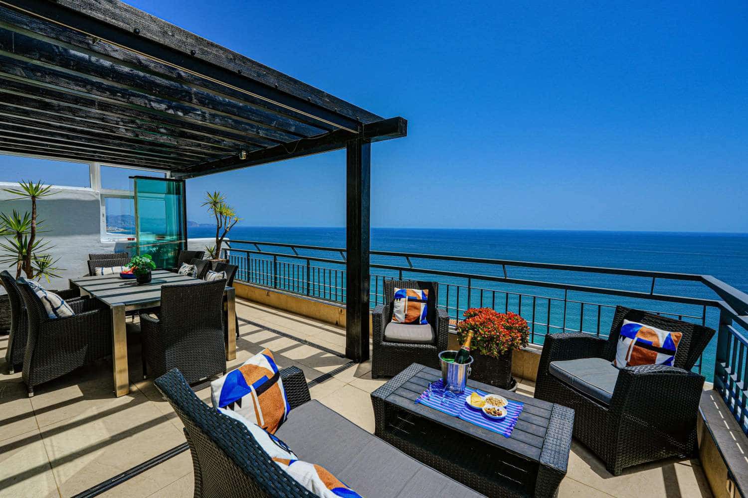 2 bedroom Beach Apartment for sale in El Penoncillo with pool garage - € 595,000 (Ref: 8682023)