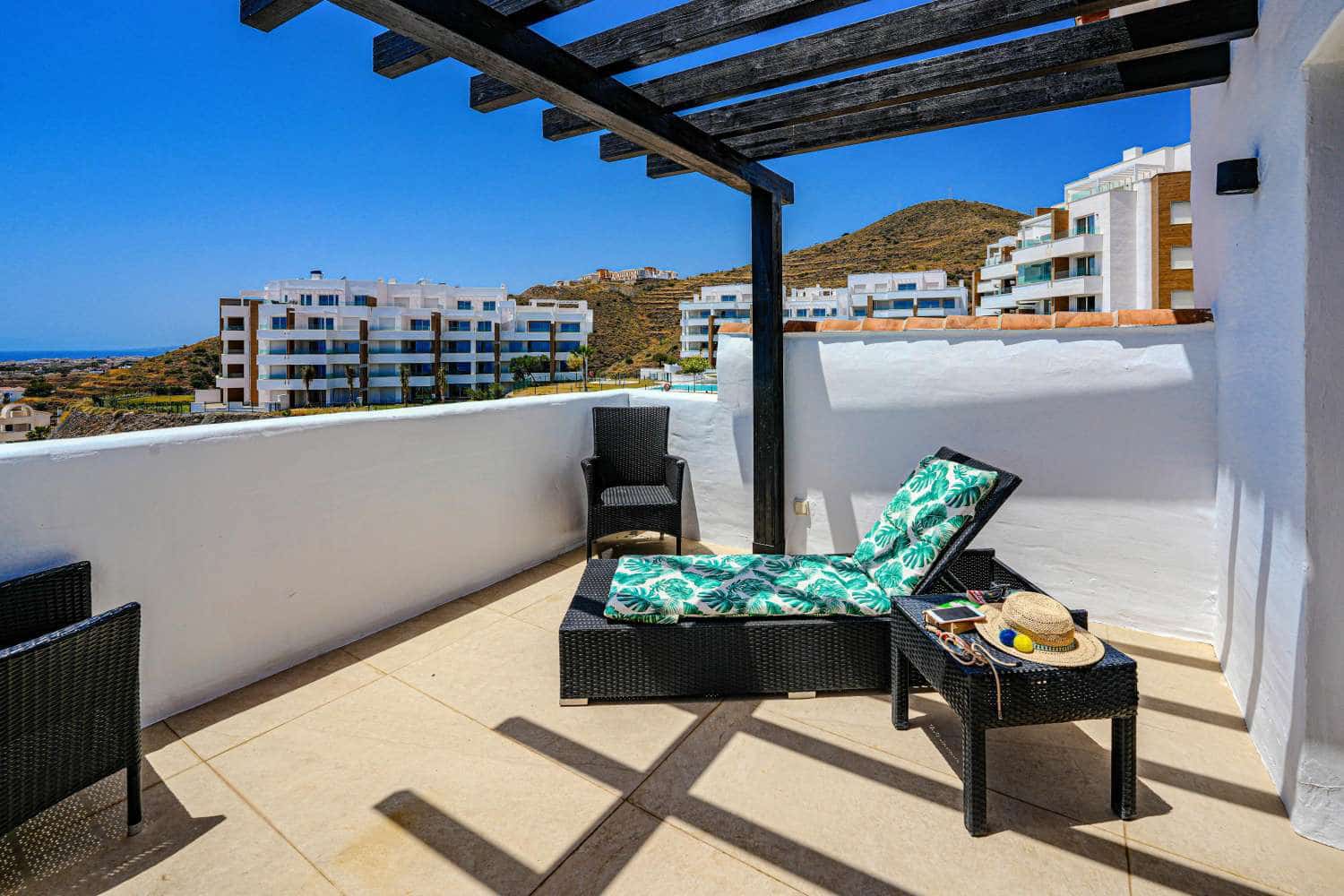 2 bedroom Beach Apartment for sale in El Penoncillo with pool garage - € 595,000 (Ref: 8682023)