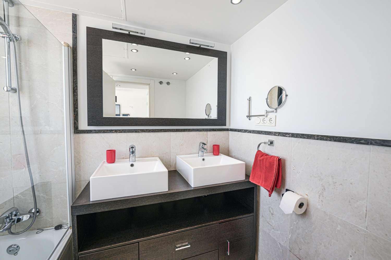 2 bedroom Beach Apartment for sale in El Penoncillo with pool garage - € 595,000 (Ref: 8682023)