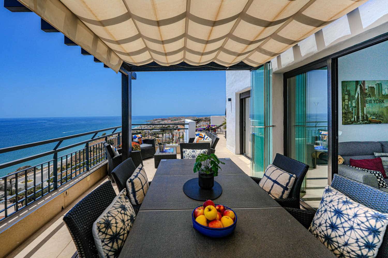 2 bedroom Beach Apartment for sale in El Penoncillo with pool garage - € 595,000 (Ref: 8682023)