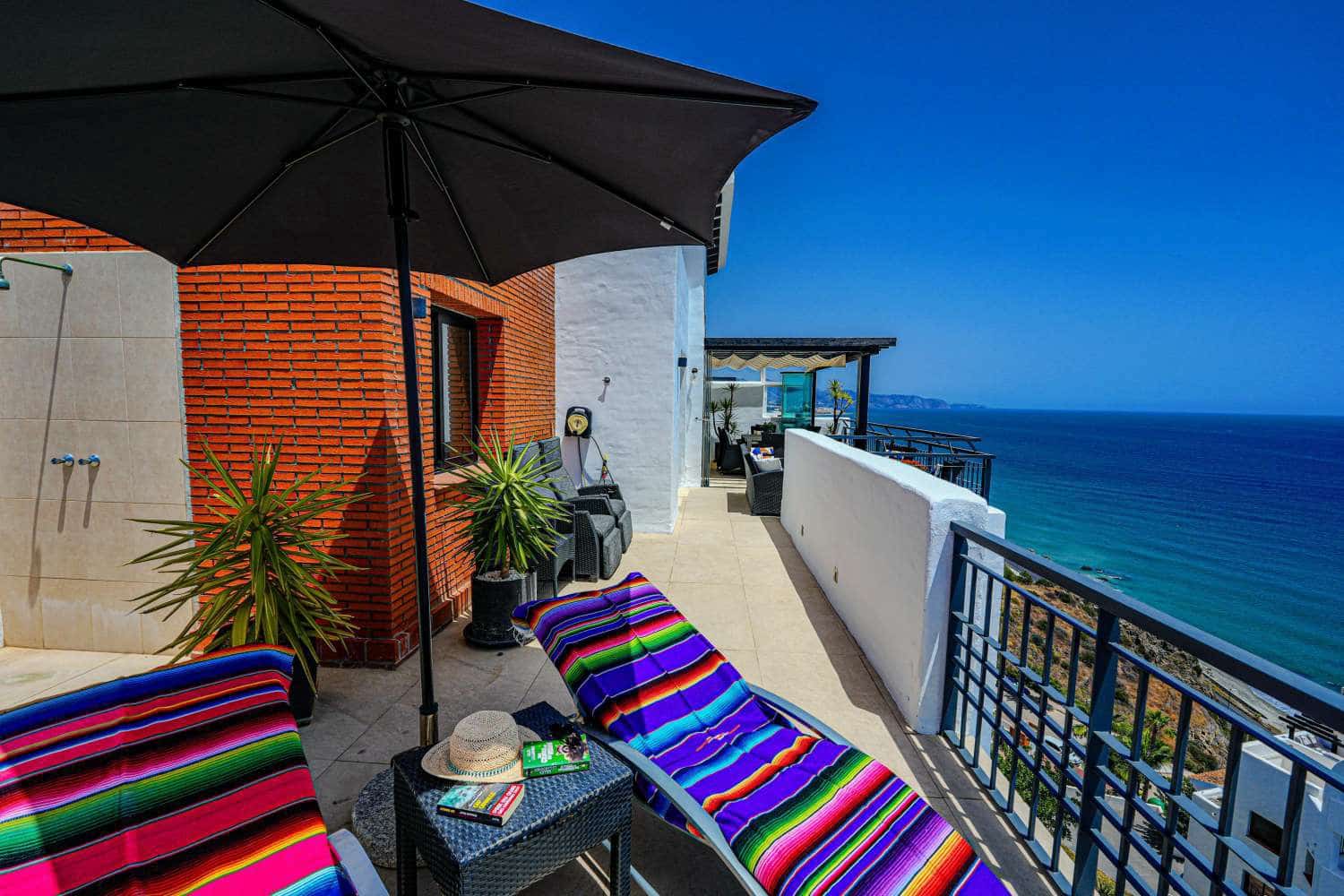 2 bedroom Beach Apartment for sale in El Penoncillo with pool garage - € 595,000 (Ref: 8682023)