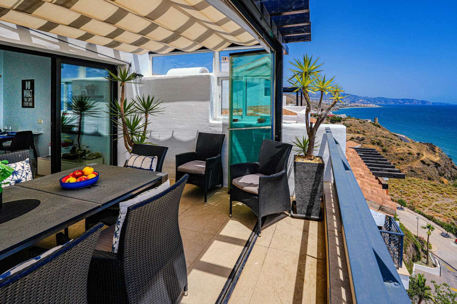 2 bedroom Beach Apartment for sale in El Penoncillo with pool garage - € 595,000 (Ref: 8682023)