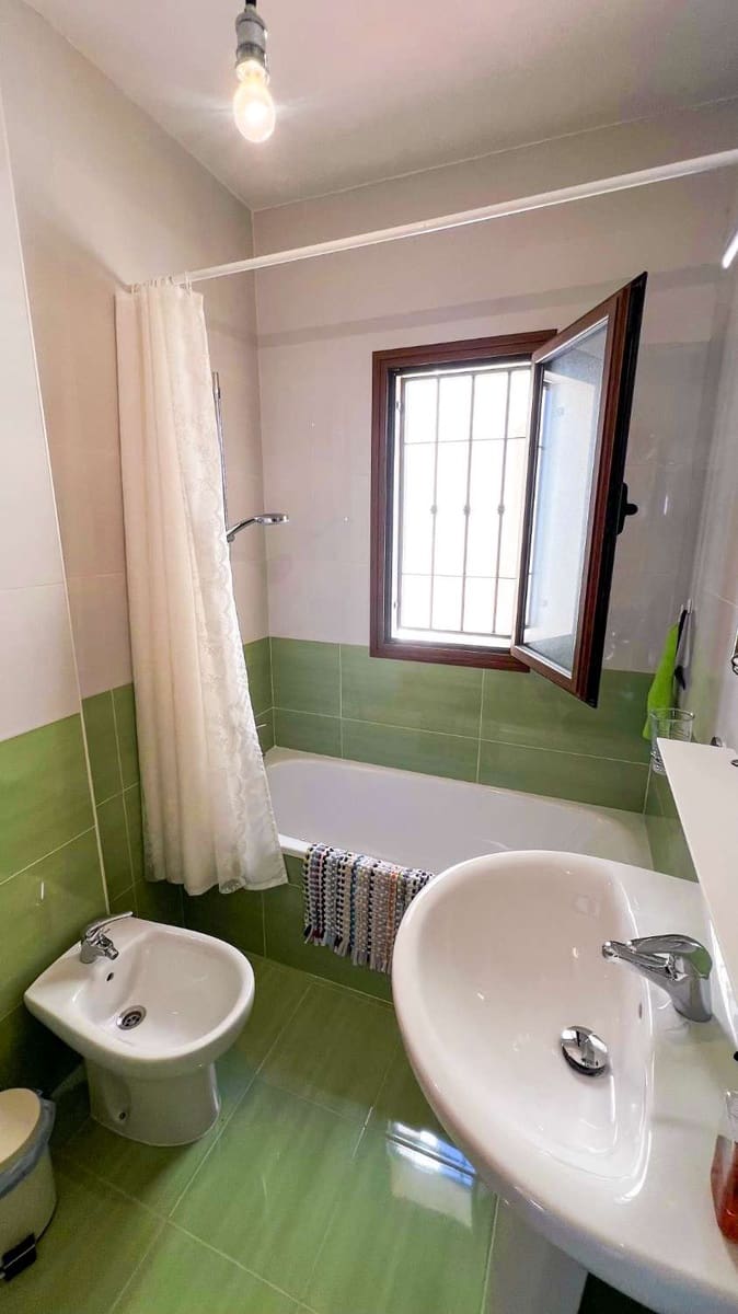 2 soveværelse Semi-Rækkehus til salg i Nerja med swimmingpool garage - € 499.900 (Ref: 8757507)