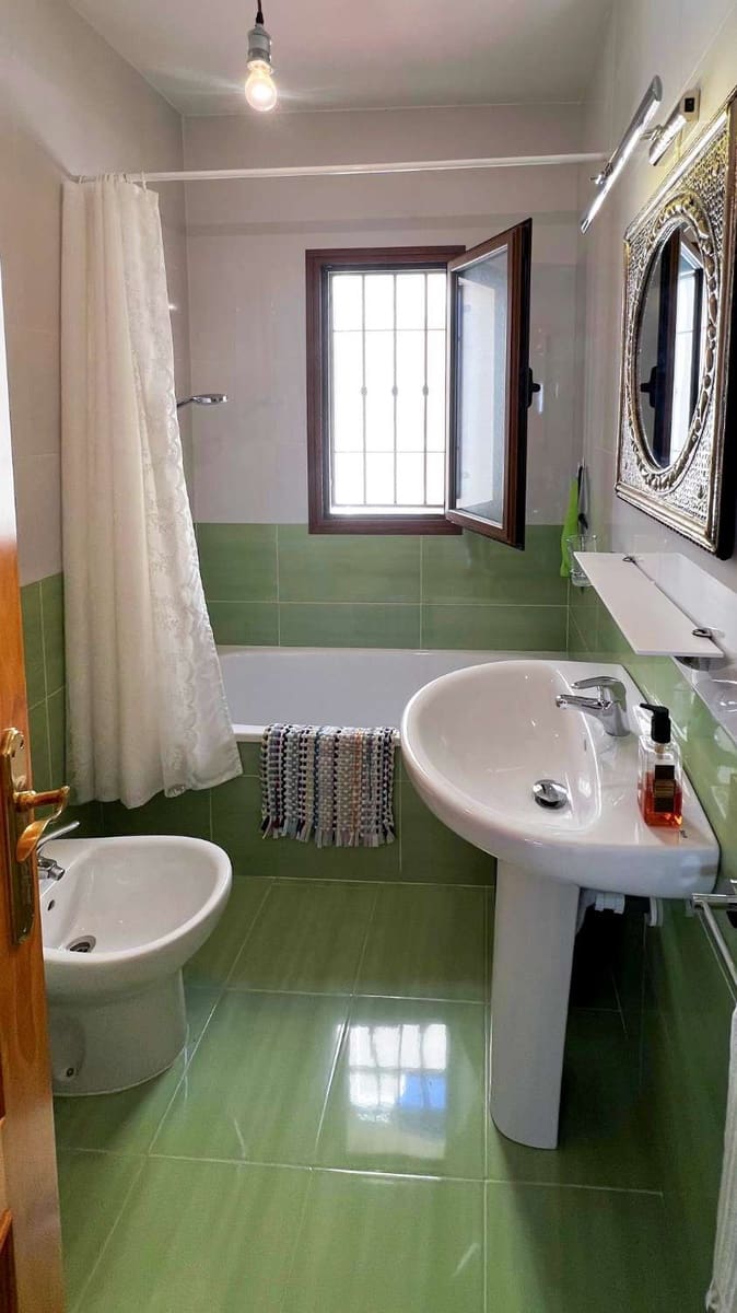 2 soveværelse Semi-Rækkehus til salg i Nerja med swimmingpool garage - € 499.900 (Ref: 8757507)