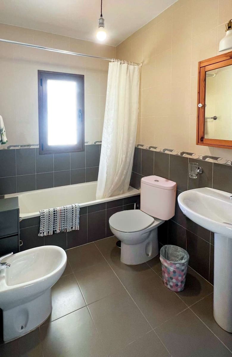 2 soveværelse Semi-Rækkehus til salg i Nerja med swimmingpool garage - € 499.900 (Ref: 8757507)