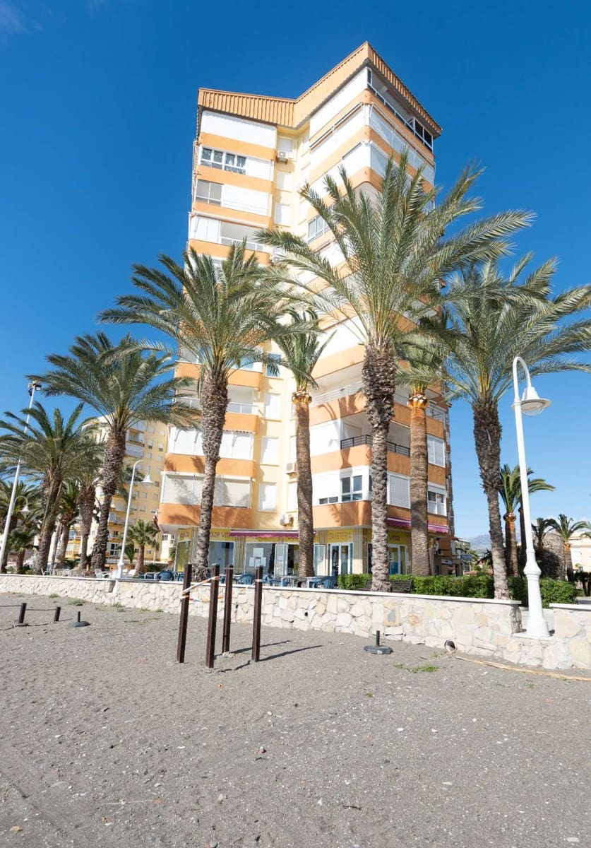 2 soverom Strandleiligheter til salgs i Algarrobo Costa med svømmebasseng - € 283 000 (Ref: 8809234)