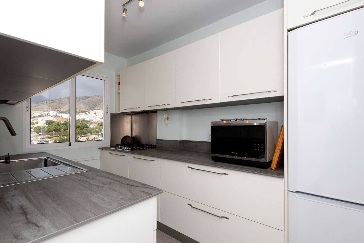 2 soveværelse Lejlighed til salg i Nerja med swimmingpool - € 350.000 (Ref: 8862475)