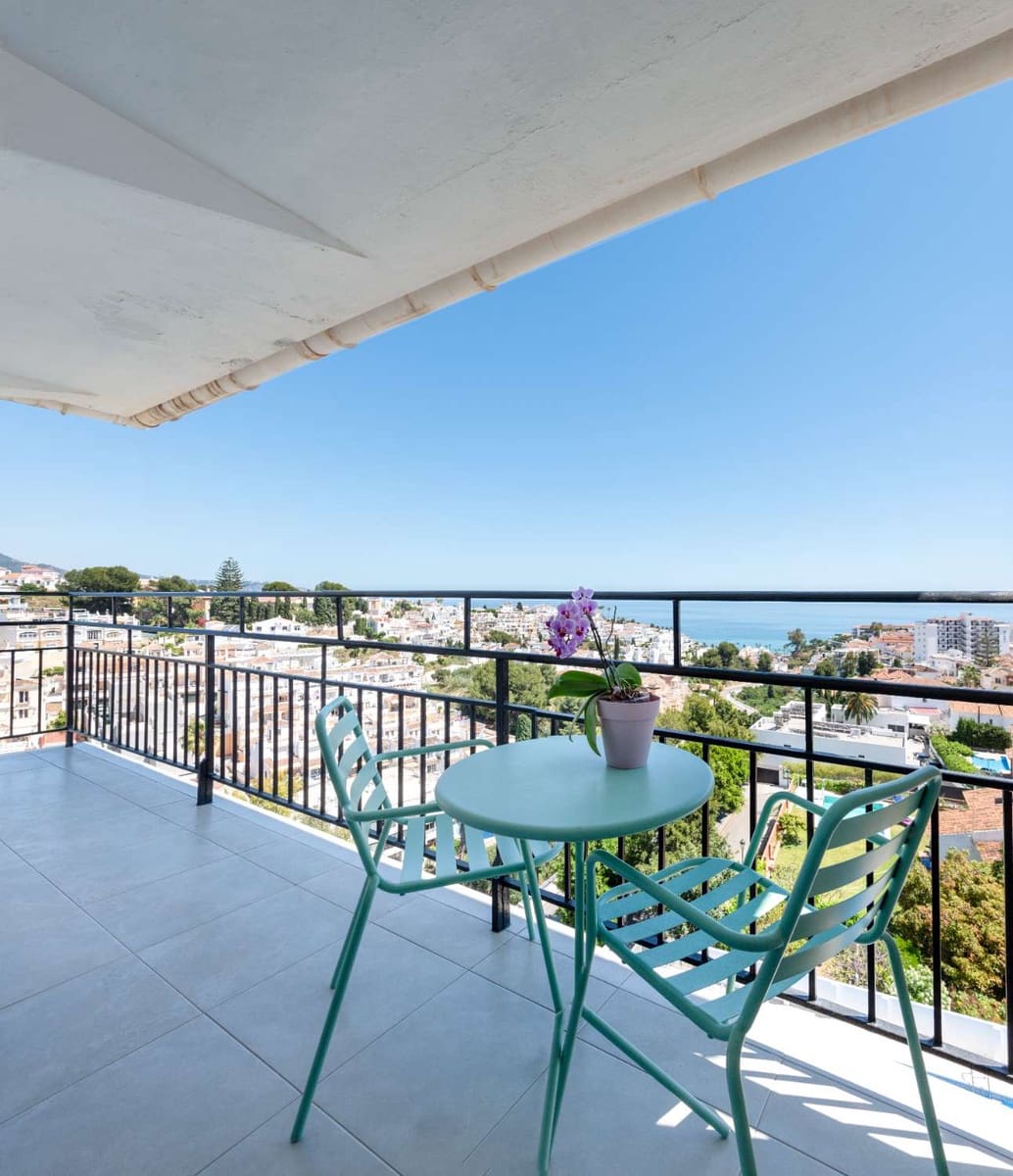 2 soveværelse Lejlighed til salg i Nerja med swimmingpool - € 350.000 (Ref: 8862475)