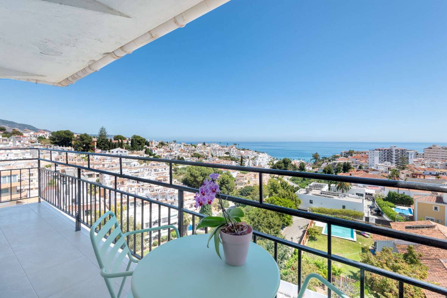 2 soveværelse Lejlighed til salg i Nerja med swimmingpool - € 350.000 (Ref: 8862475)
