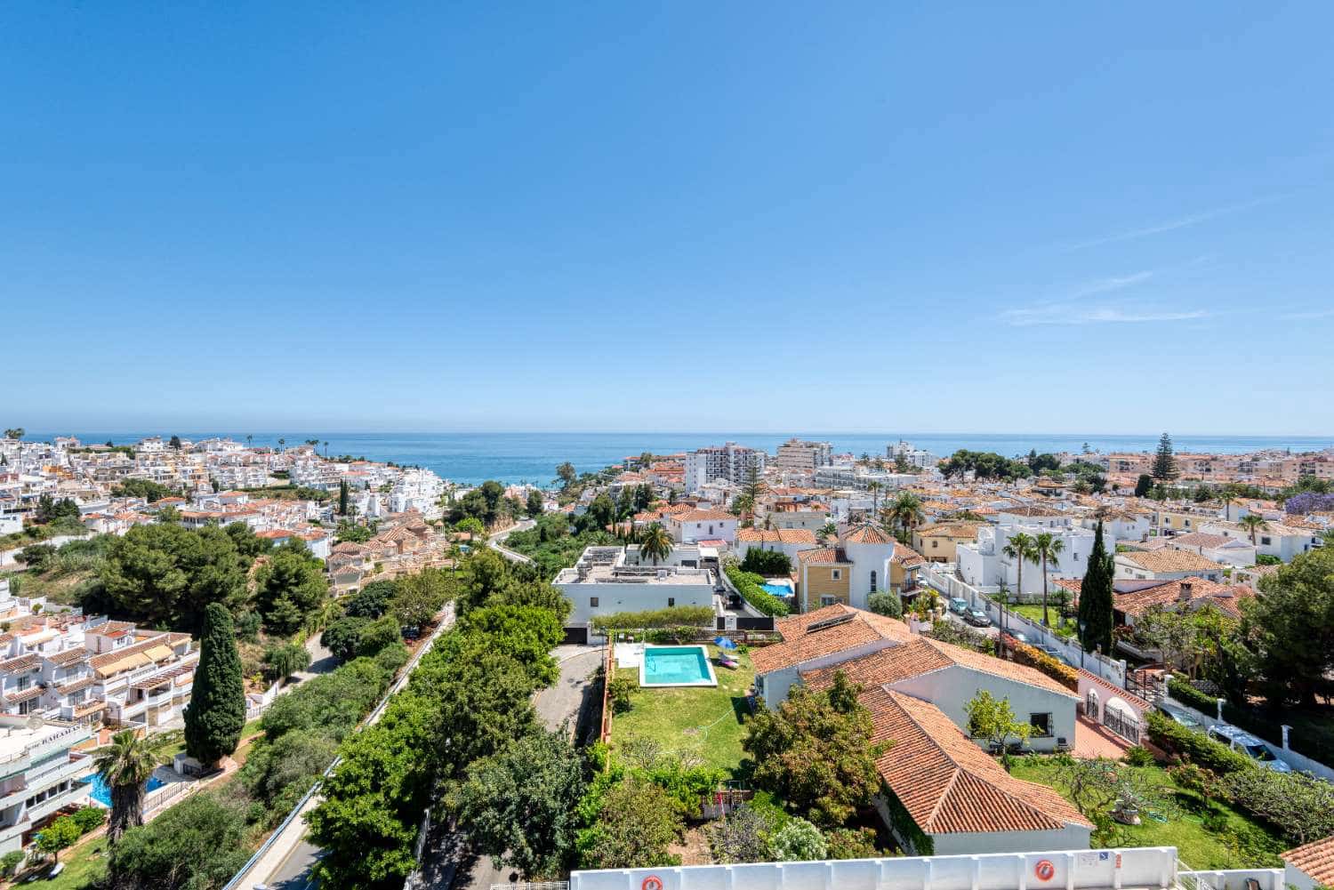 2 soveværelse Lejlighed til salg i Nerja med swimmingpool - € 350.000 (Ref: 8862475)