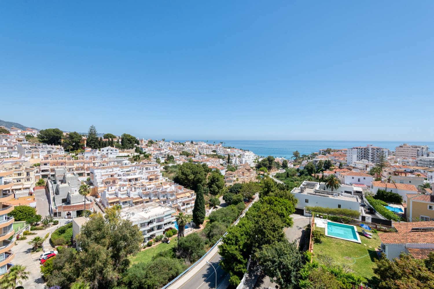 2 soveværelse Lejlighed til salg i Nerja med swimmingpool - € 350.000 (Ref: 8862475)
