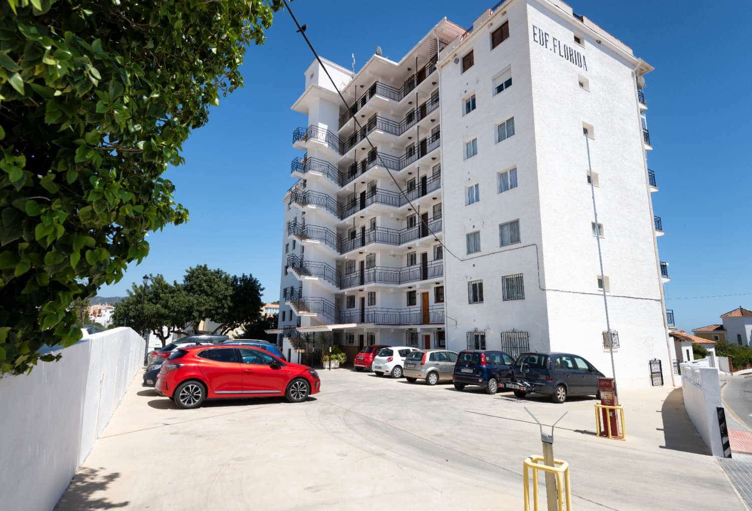 2 soveværelse Lejlighed til salg i Nerja med swimmingpool - € 350.000 (Ref: 8862475)