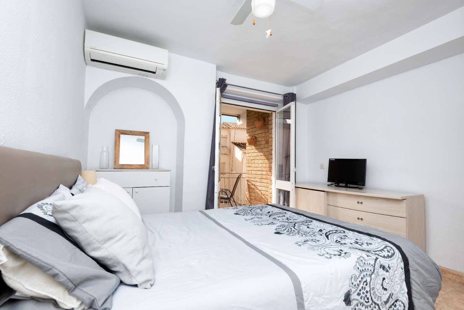 2 bedroom Beach Apartment for sale in Nerja - € 320,000 (Ref: 9037993)