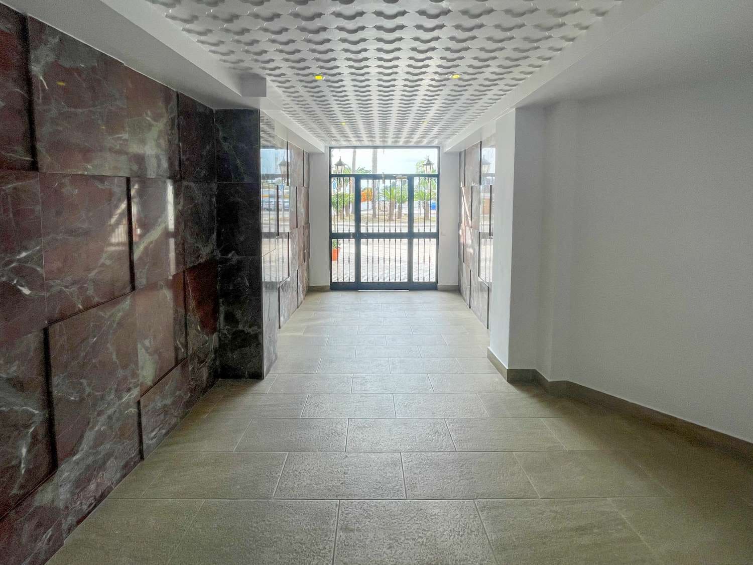 2 bedroom Beach Apartment for sale in Nerja - € 320,000 (Ref: 9037993)