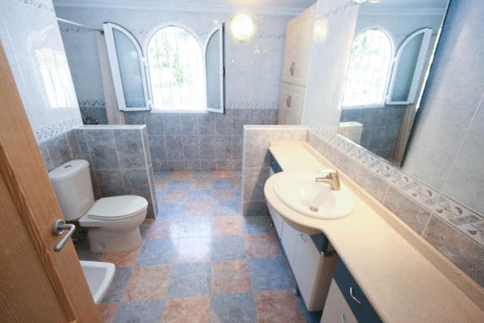 5 bedroom Villa for sale in Frigiliana with pool - € 950,000 (Ref: 9113793)