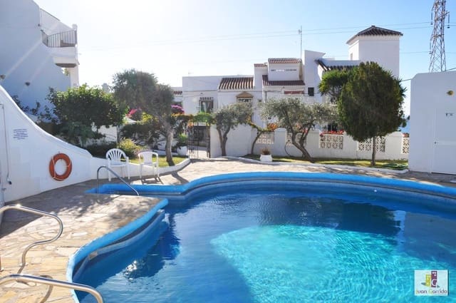 2 chambre Villa/Maison Semi-Mitoyenne à vendre à Capistrano, Nerja avec piscine garage - 319 000 € (Ref: 9129455)