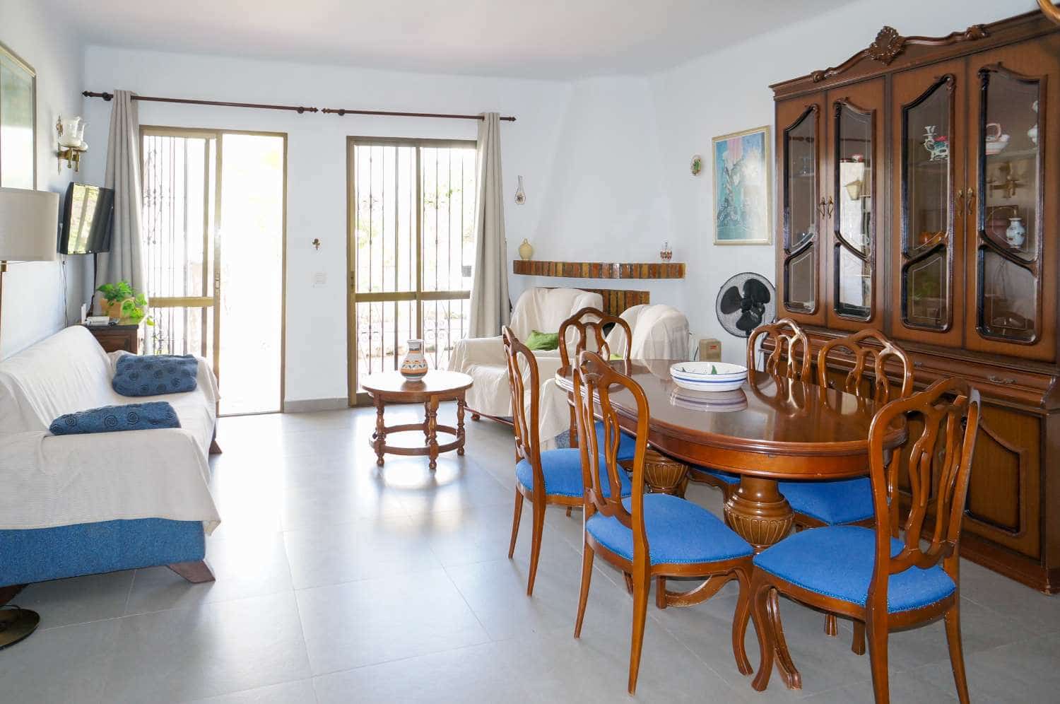 2 soveværelse Semi-Rækkehus til salg i Nerja med swimmingpool - € 325.000 (Ref: 9193509)